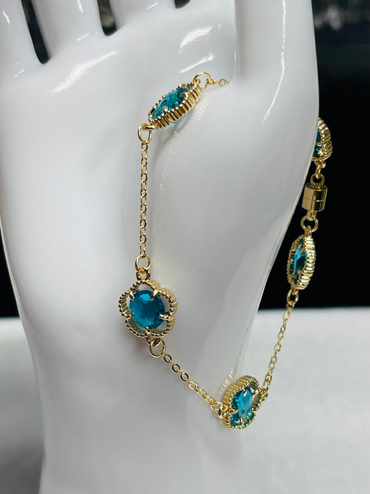 Clover rhinestone bracelet